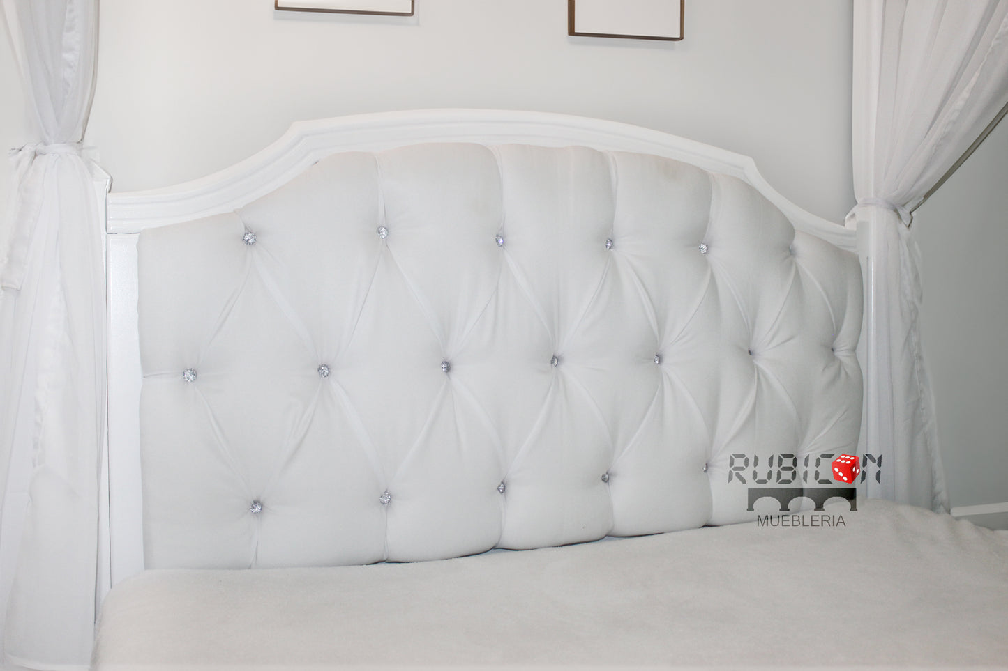 Recámara tapizada con cabecera y piecera cama mod. Diamante