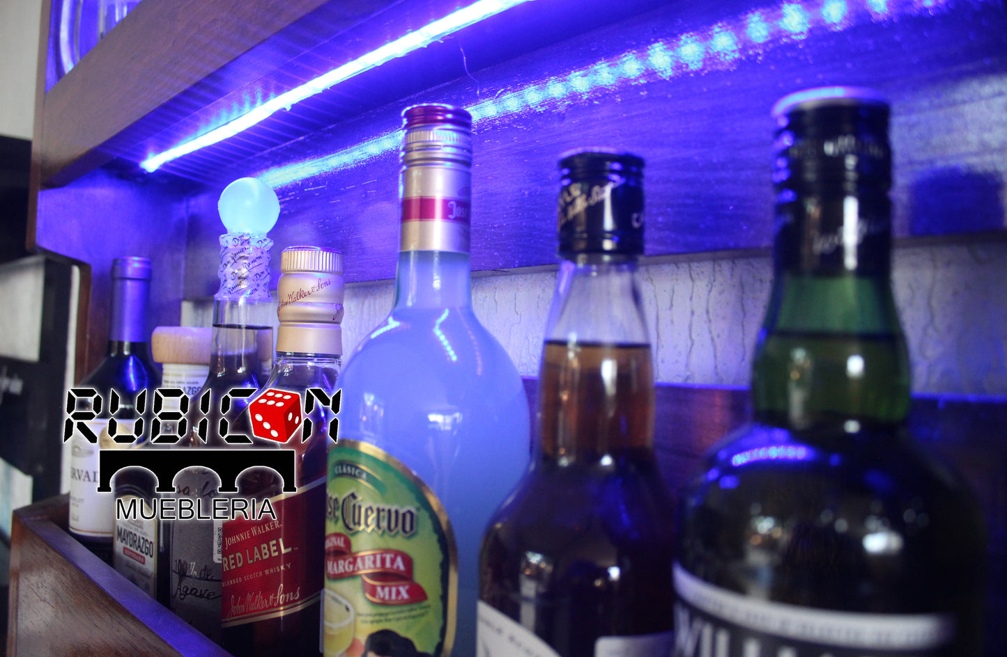 Cava flotante cantina bar con luces LEDS en madera Mod. Gastón
