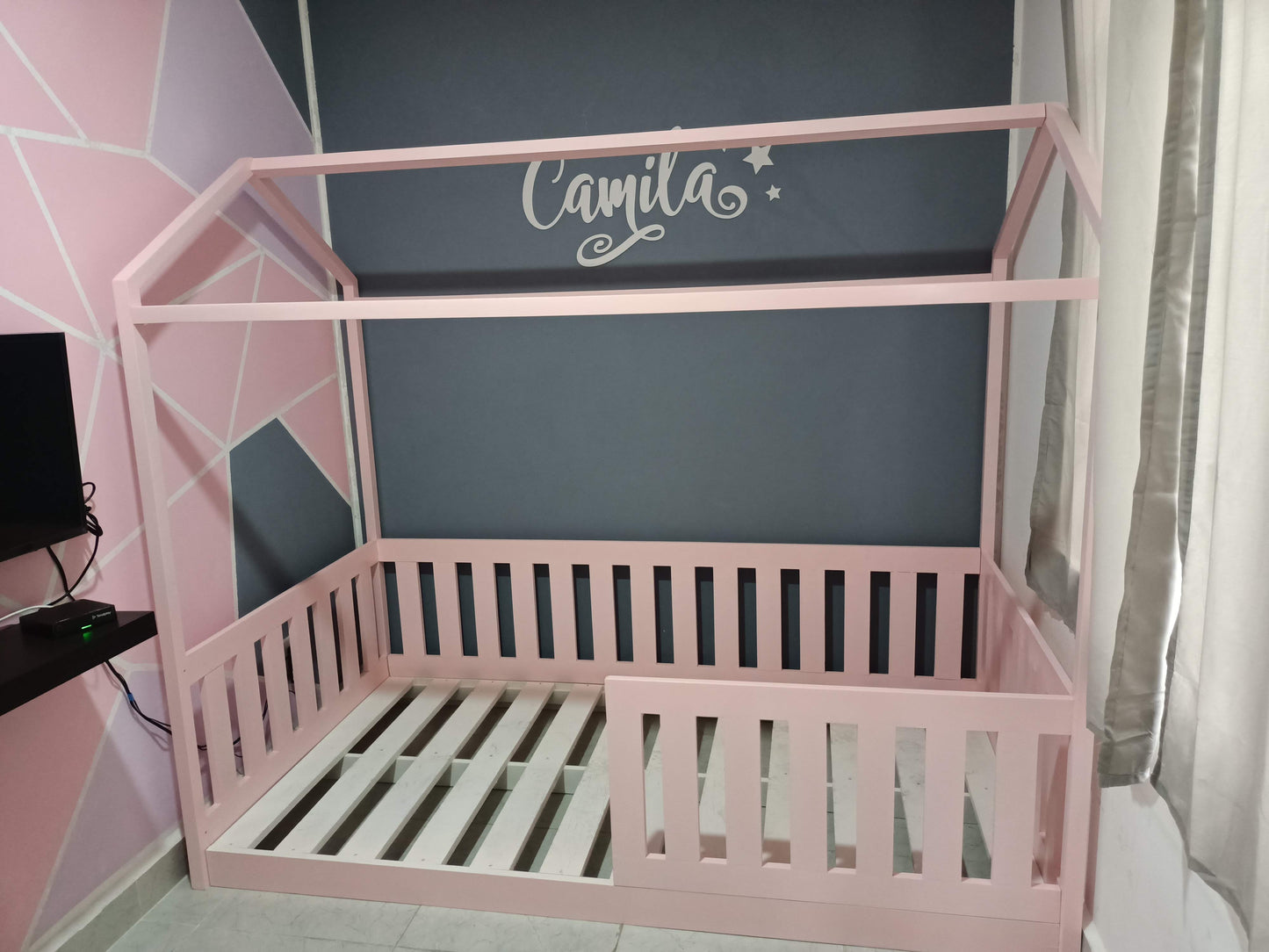 Cama Montessori casita de sueños con barandales de madera recámara infantil +vendida