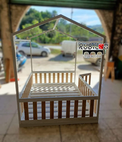 Cama Montessori de madera cuna infantil con puerta