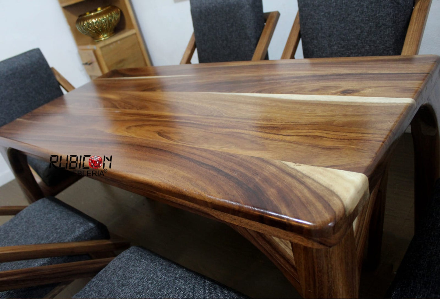 Comedor de madera sólida de parota 1 mesa y 6 sillas