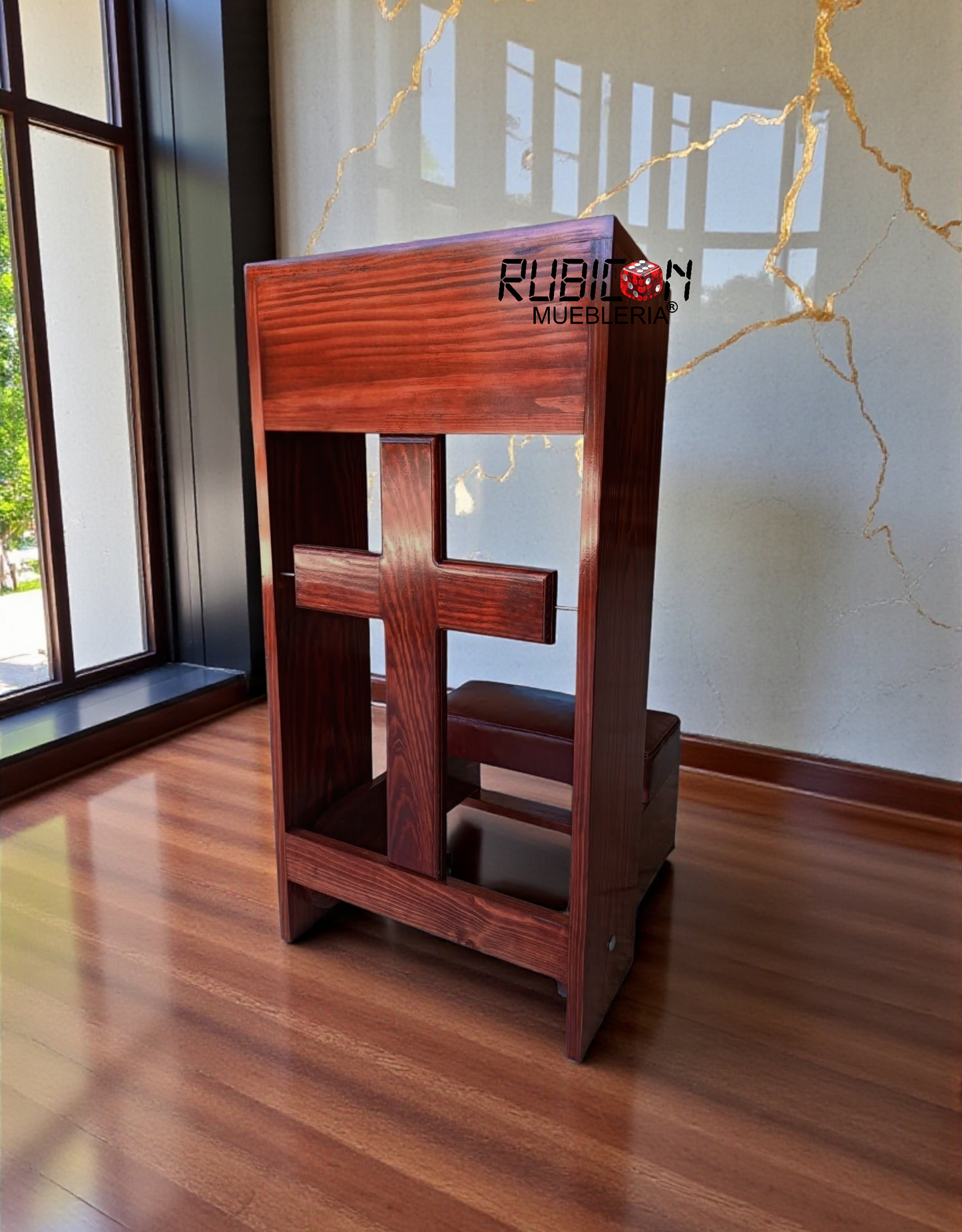 Reclinatorio banco taburete de madera para orar con detalle de cruz