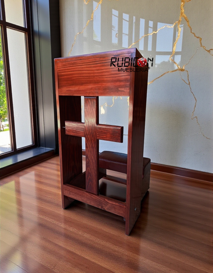 Reclinatorio banco taburete de madera para orar con detalle de cruz